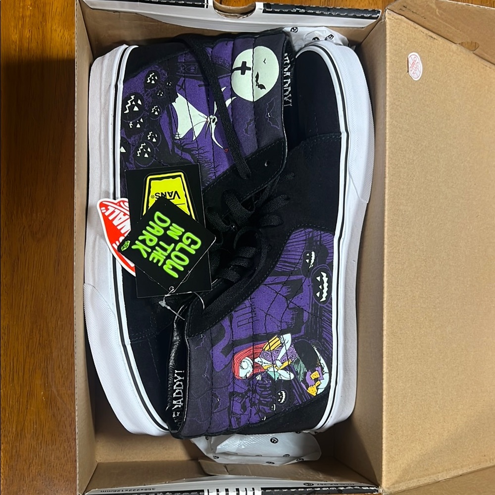 *LIMITED EDITION* Nightmare Before Christmas Vans (Glow in the dark!)